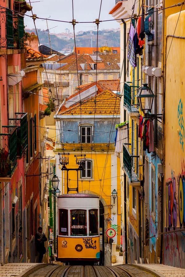 Bica Lovely Tram Lisbon Exterior photo